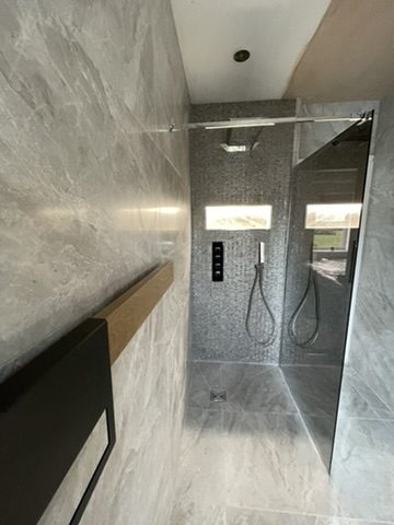 Shower tiling and fittings detail