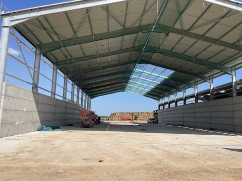 Concrete panel silage clamp walls