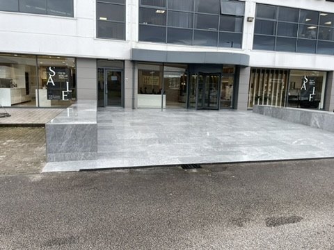 The finished porcelain forecourt